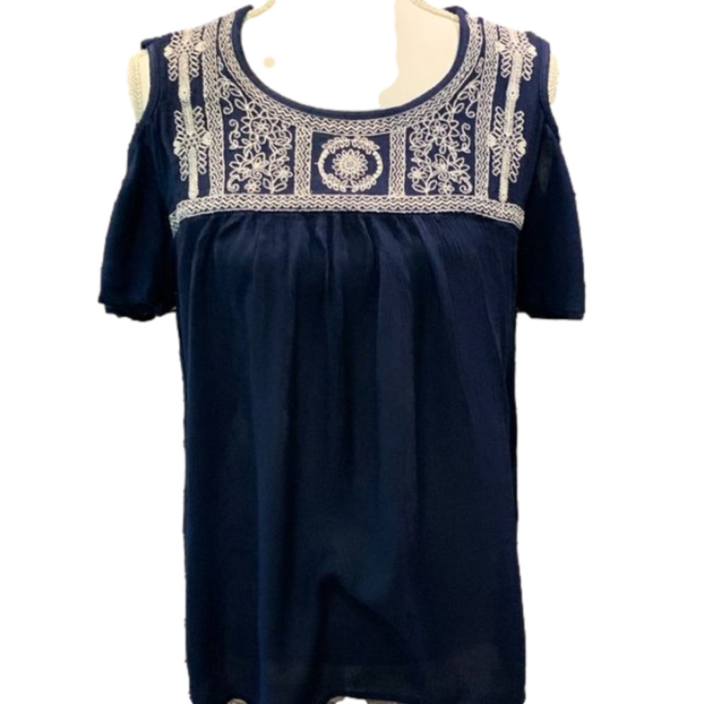 🔥🔥SALE🔥🔥ST. JOHN'S BAY Cold Shoulder Embroidered Navy Blue Top